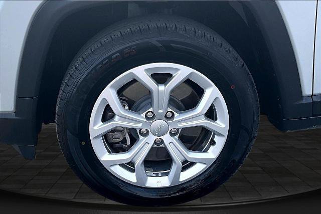 Used 2024 Jeep Compass Latitude AWD/4WD image 9