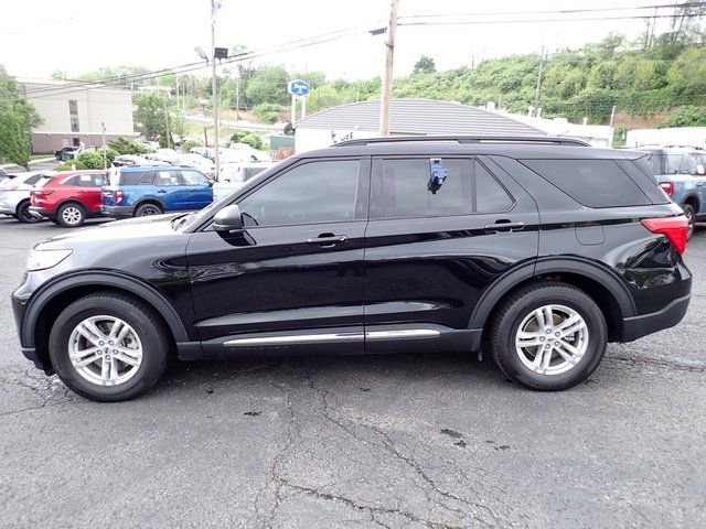 Certified 2023 Ford Explorer XLT w/ Equipment Group 202A RWD image 2