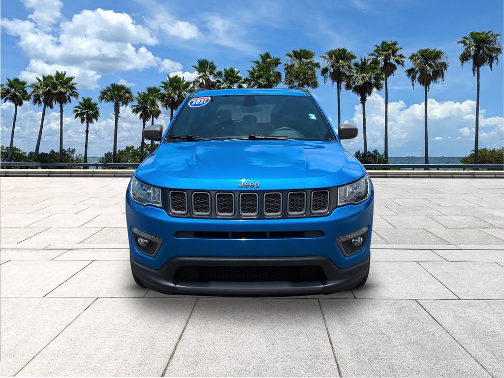 Used 2021 Jeep Compass Latitude w/ Sun and Sound Group FWD image 2