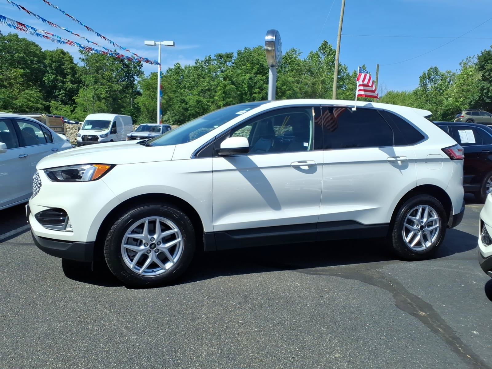 Certified 2023 Ford Edge SEL w/ Convenience Package AWD/4WD image 5