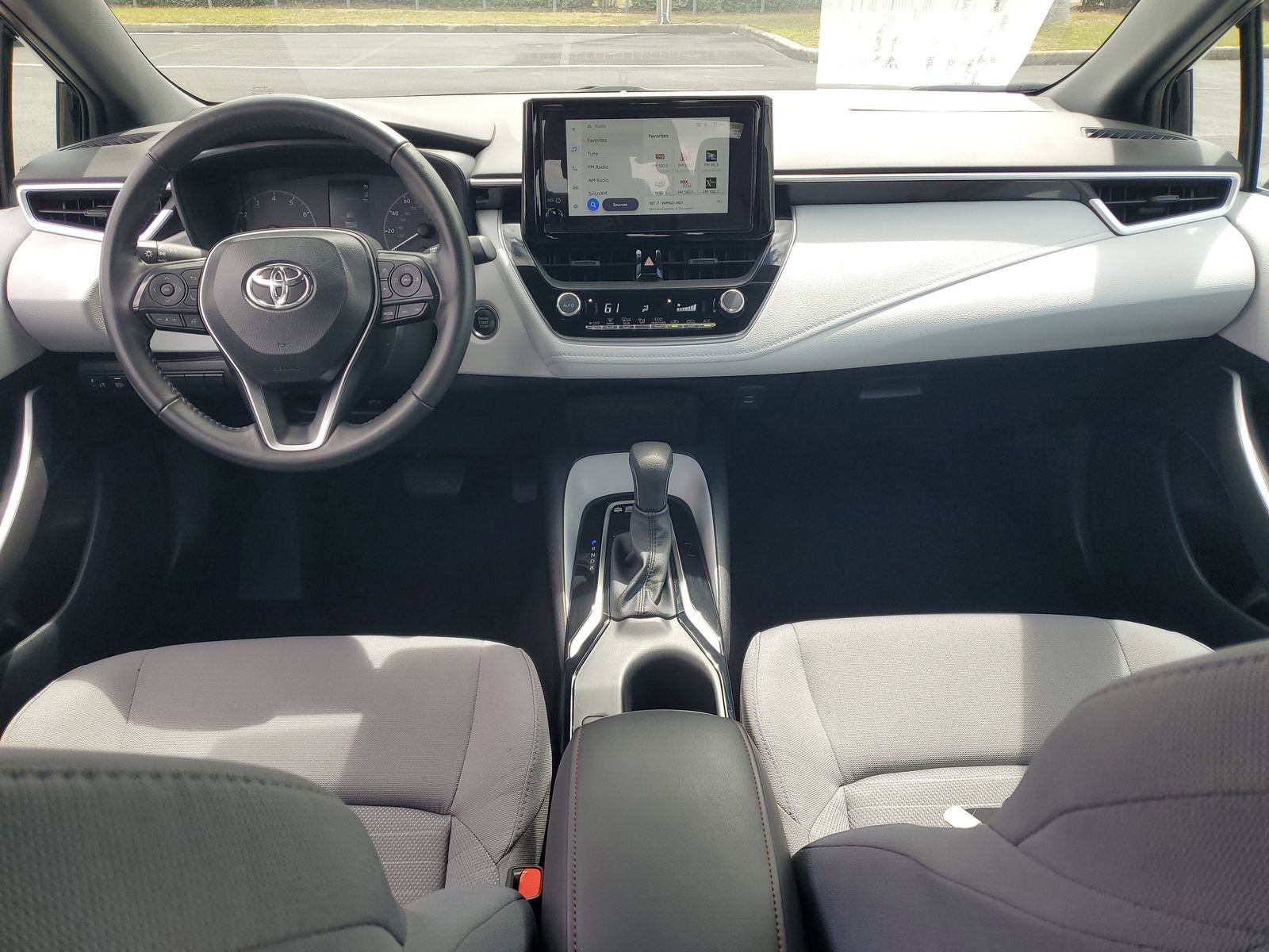 Used 2025 Toyota Corolla SE FWD image 13