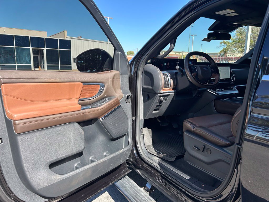 Certified 2025 Ford Expedition King Ranch AWD/4WD image 10