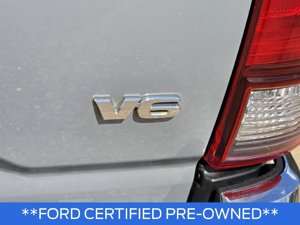 Used 2020 Toyota Tacoma SR5 RWD image 8