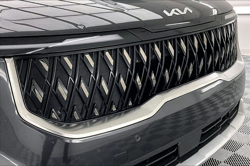 Used 2025 Kia Carnival LXS image 29