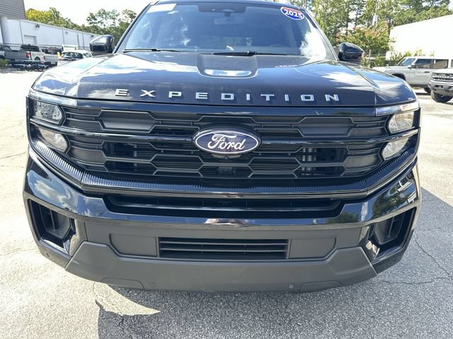 Certified 2025 Ford Expedition Active RWD image 9