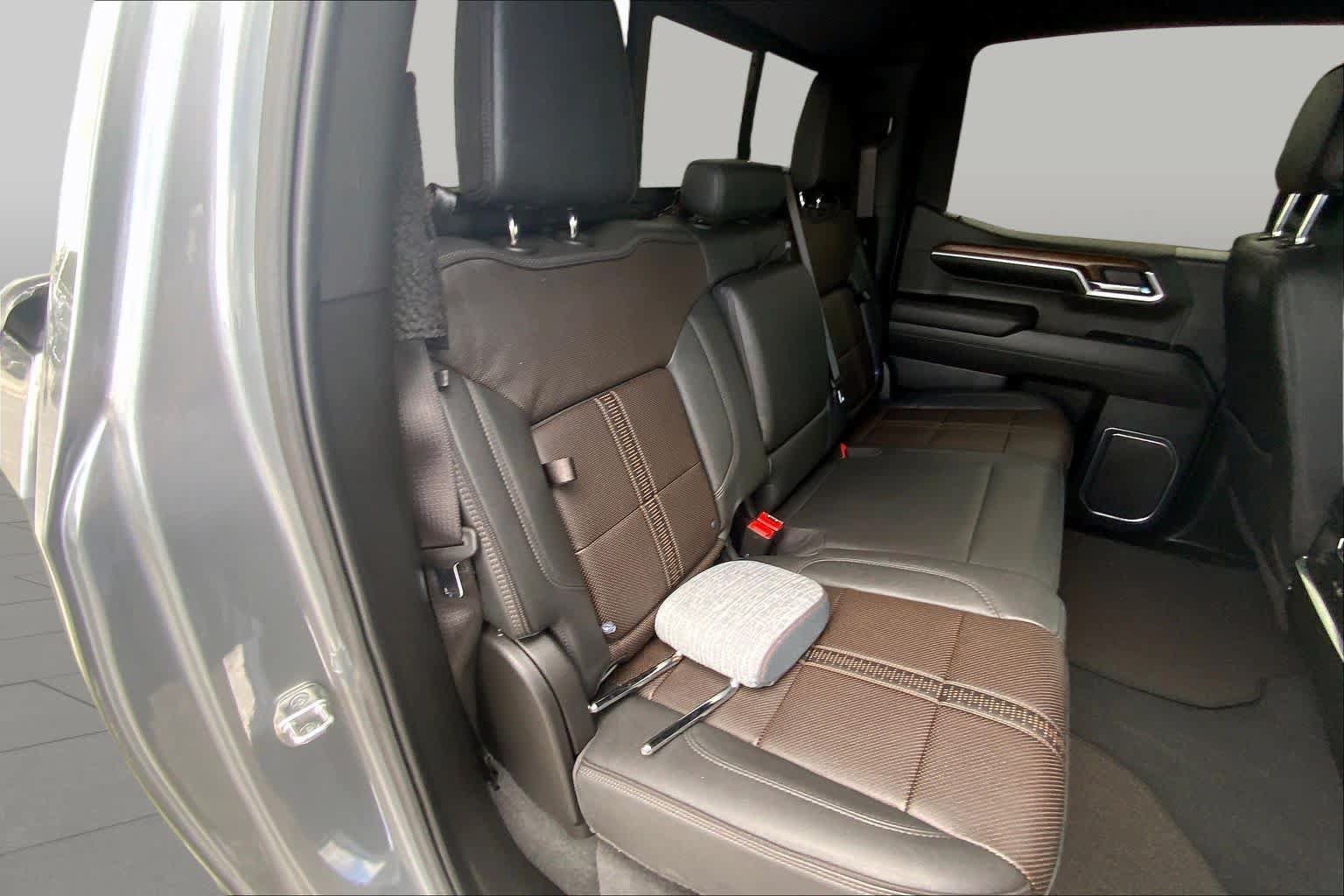 Used 2024 Chevrolet Silverado 1500 High Country AWD/4WD image 20