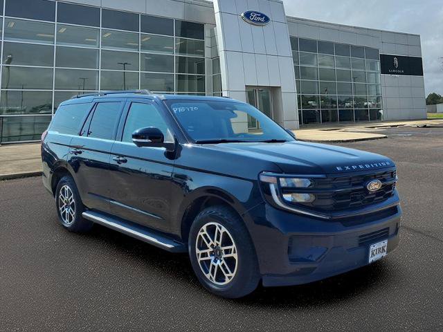 Certified 2025 Ford Expedition Active AWD/4WD image 2