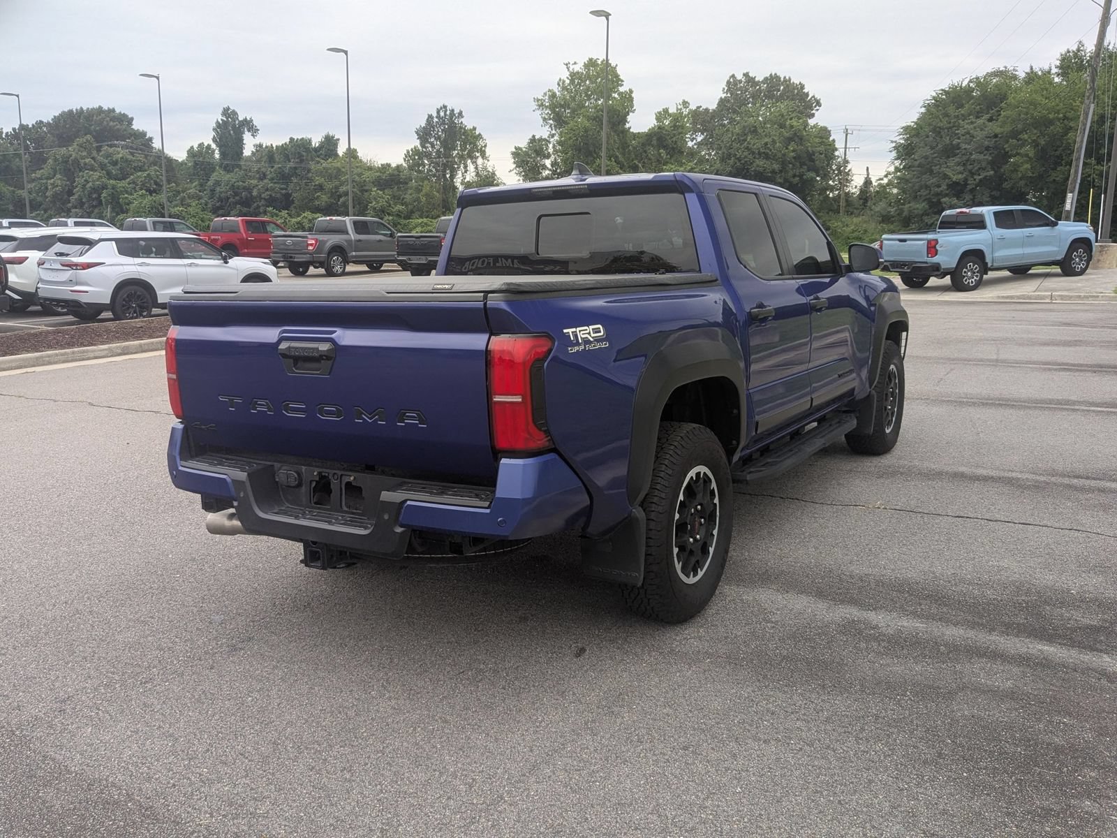Used 2025 Toyota Tacoma TRD Off-Road w/ TRD Off Road Upgrade Package AWD/4WD image 3