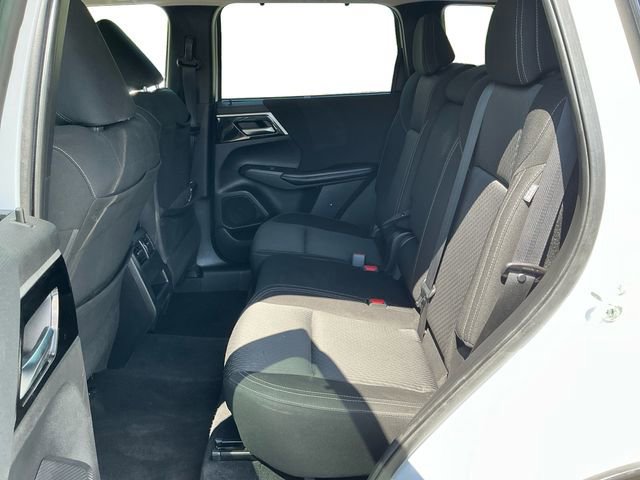 Used 2022 Mitsubishi Outlander ES AWD/4WD image 16