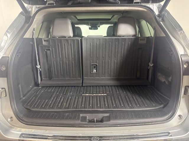 Used 2021 Toyota Highlander Platinum AWD/4WD image 22