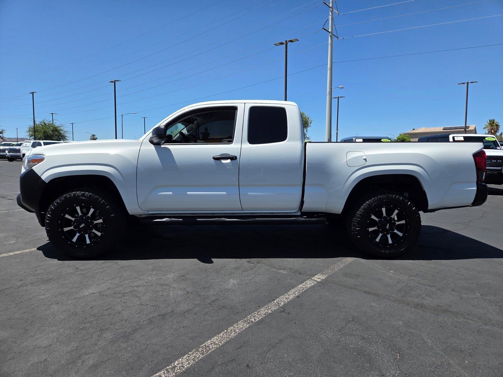 Used 2022 Toyota Tacoma SR RWD image 3