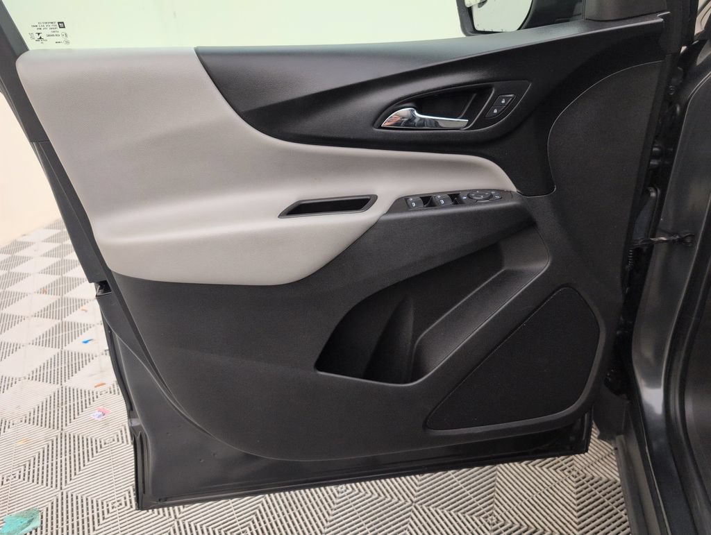 Used 2021 Chevrolet Equinox LS w/ LS Convenience Package FWD image 31
