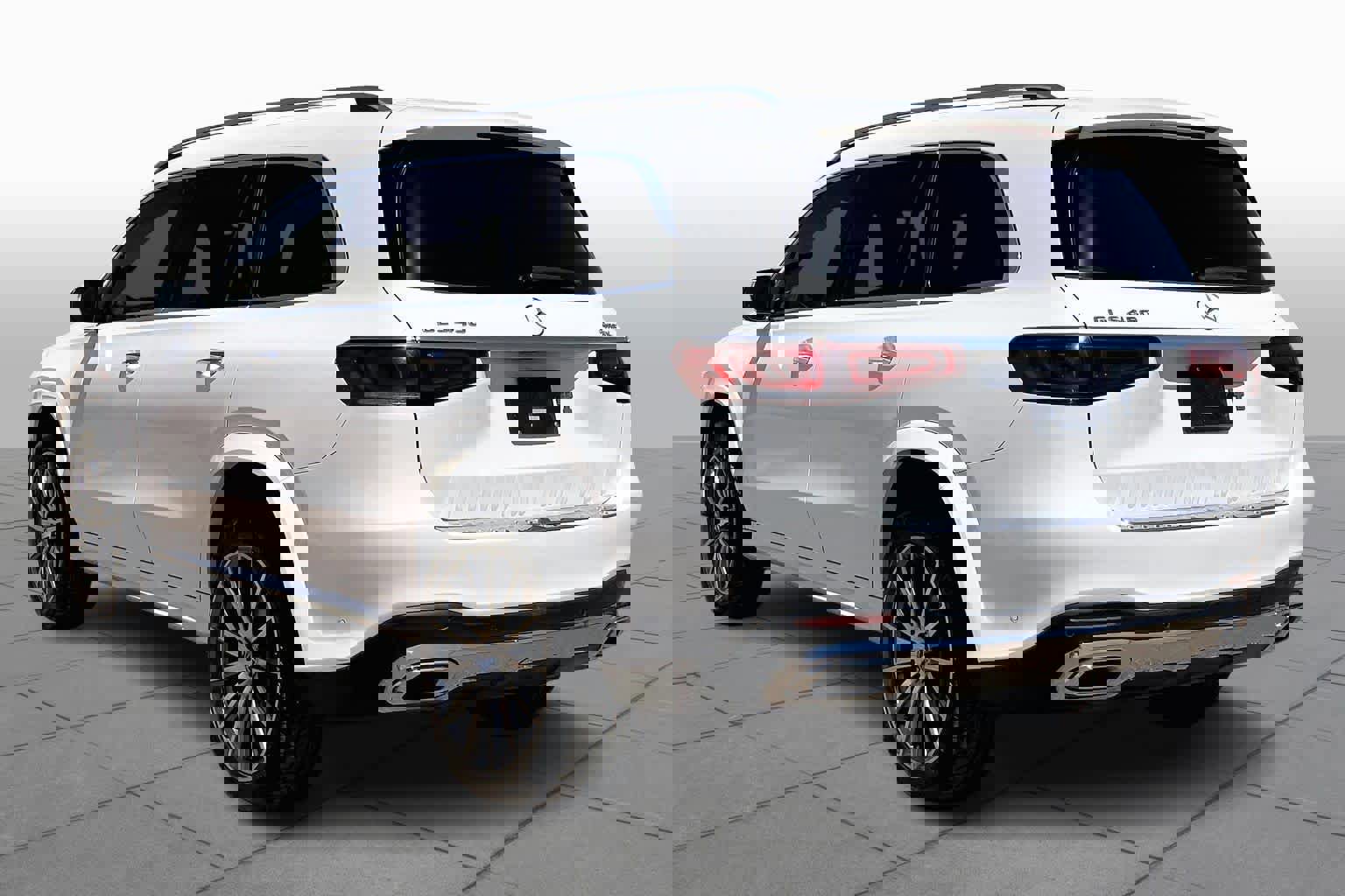 Used 2023 Mercedes-Benz GLS 450 4MATIC image 4