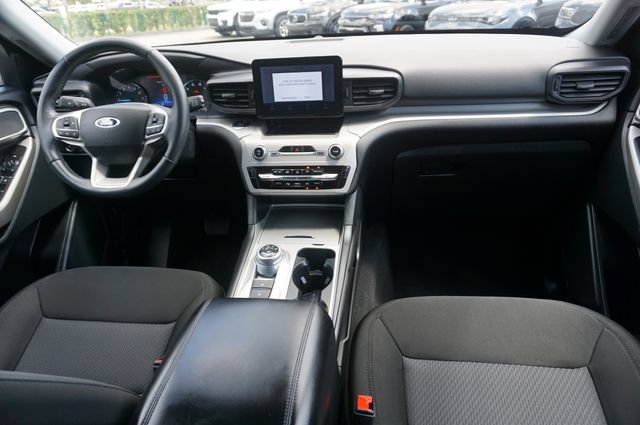 Certified 2023 Ford Explorer XLT RWD image 6