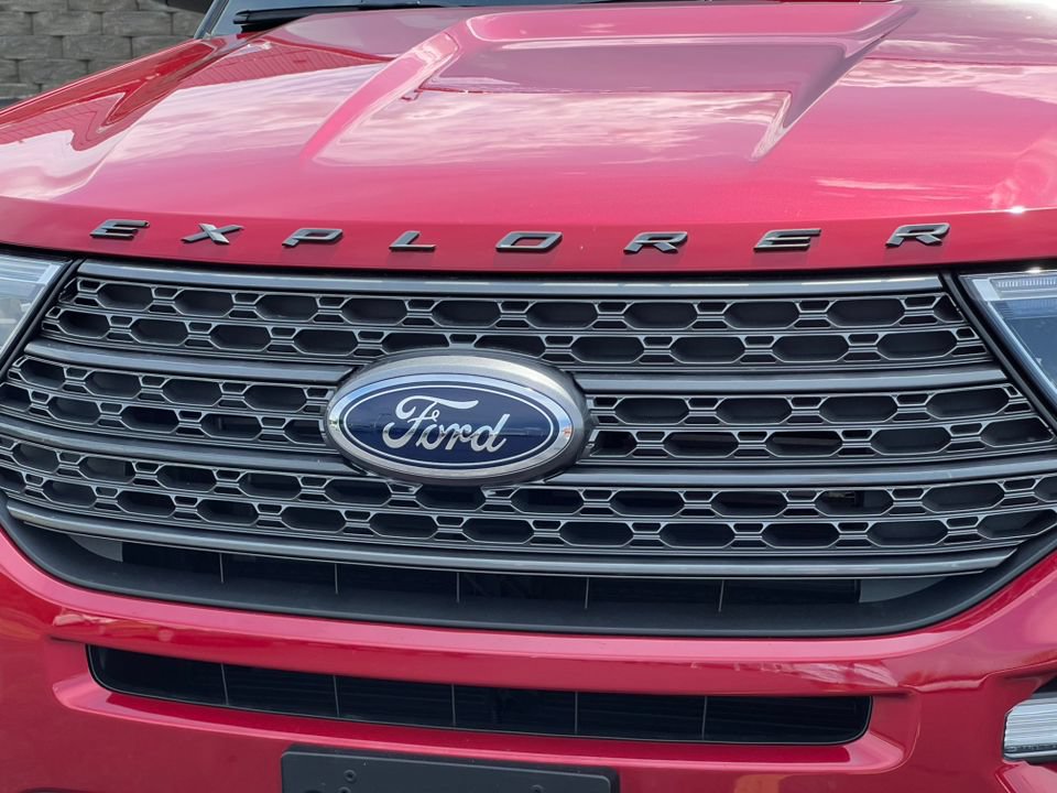 Certified 2023 Ford Explorer XLT w/ Equipment Group 202A AWD/4WD image 39