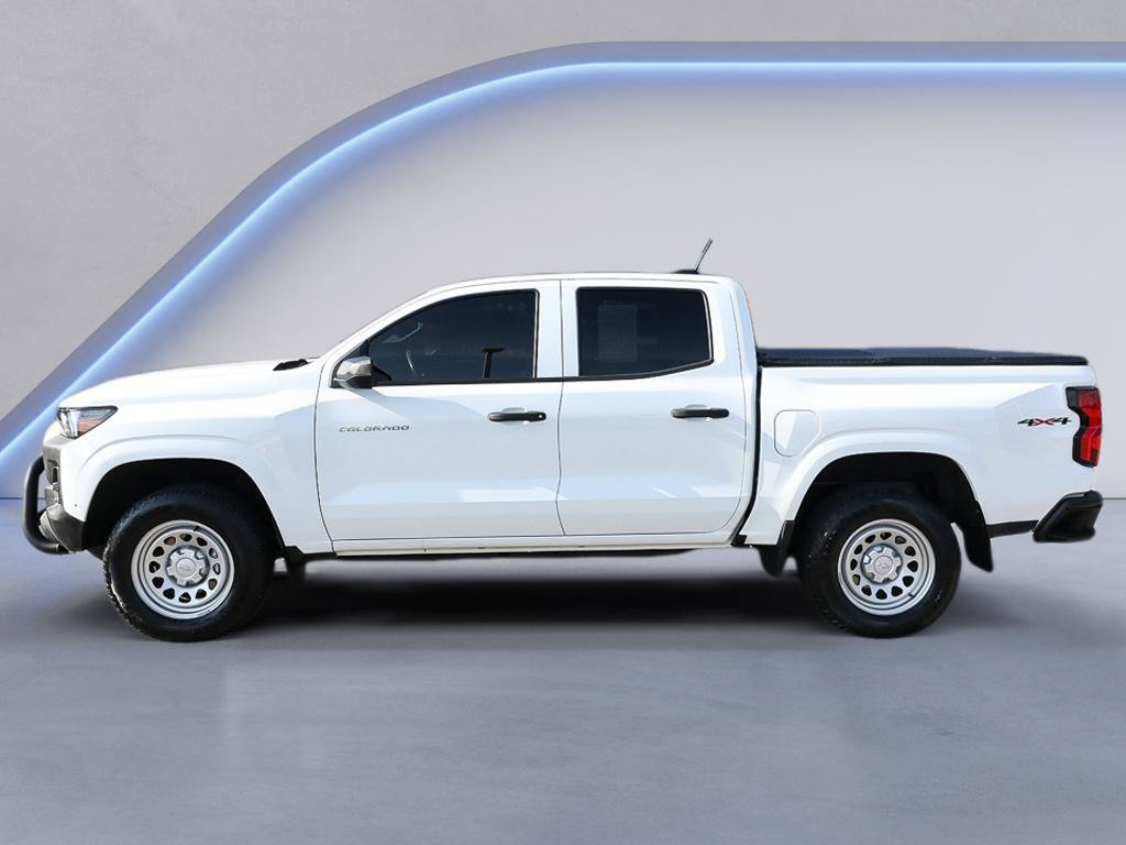 Used 2024 Chevrolet Colorado W/T AWD/4WD image 3