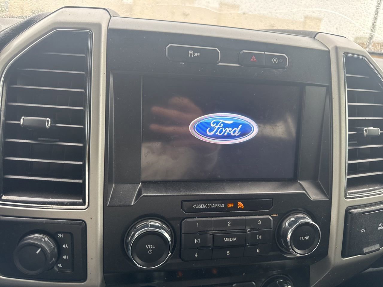 Certified 2019 Ford F150 Lariat image 12