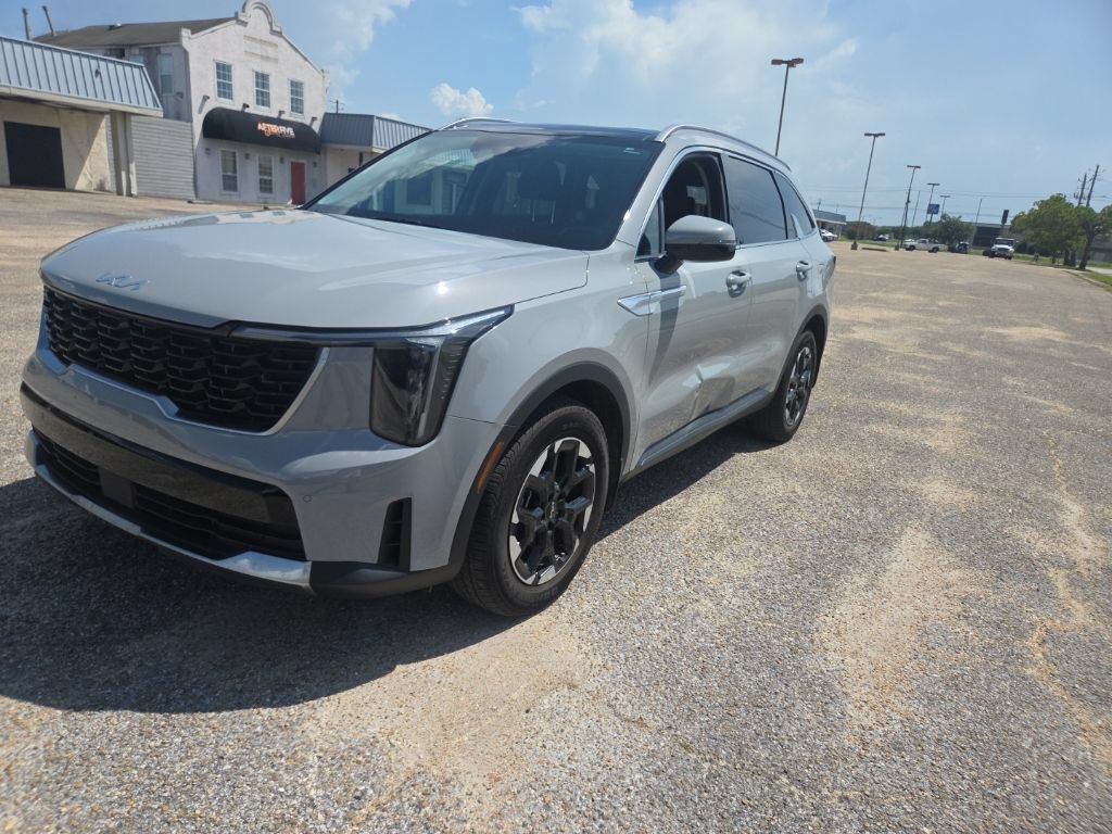 Used 2025 Kia Sorento S w/ Panoramic Sunroof Package FWD image 3
