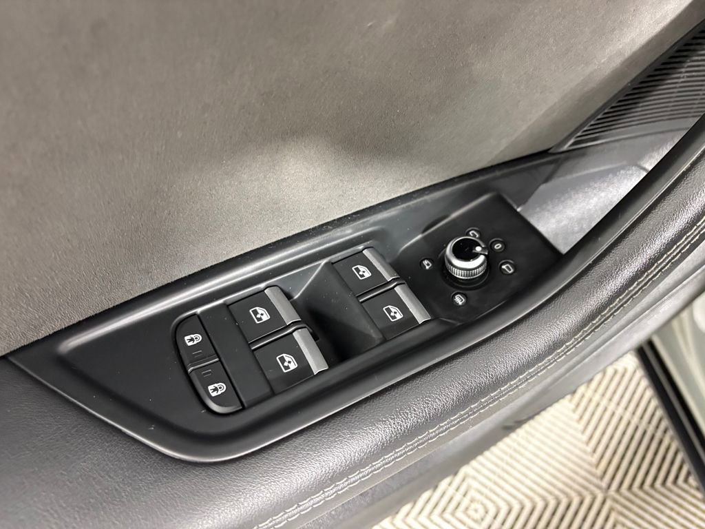 Used 2020 Audi S4 Premium Plus w/ Premium Plus Package image 13