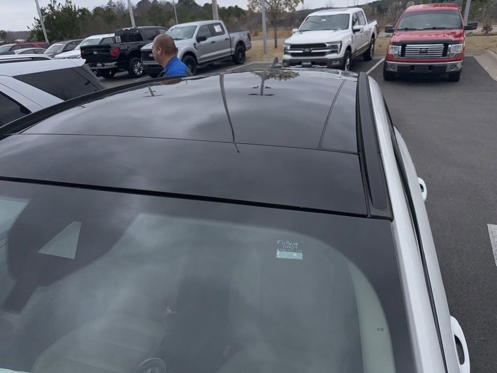 Certified 2020 Ford Escape SEL image 10