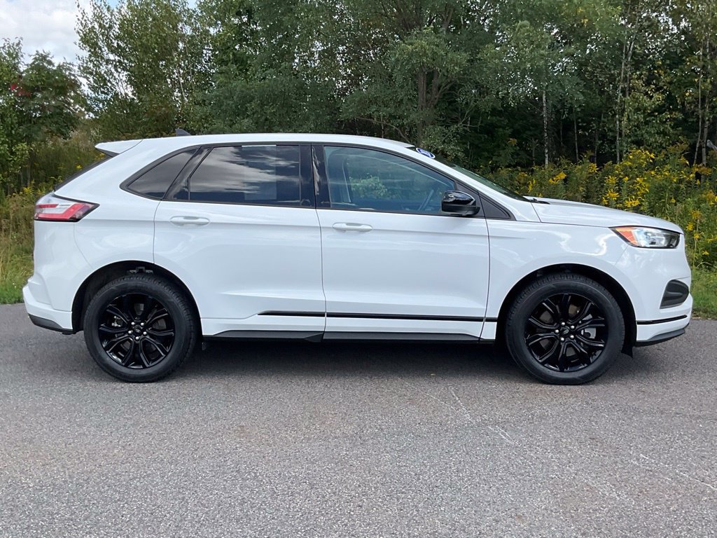 Certified 2024 Ford Edge SE w/ Black Appearance Package AWD/4WD image 23