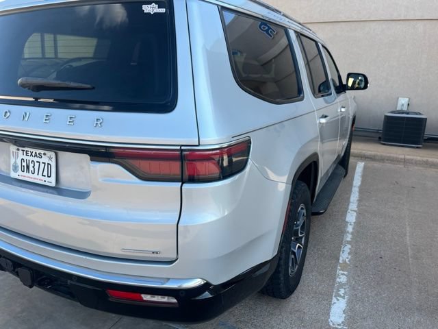 Used 2024 Jeep Wagoneer Series II w/ Advanced All Terrain Group AWD/4WD image 5