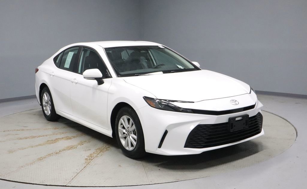 Used 2025 Toyota Camry LE FWD image 7