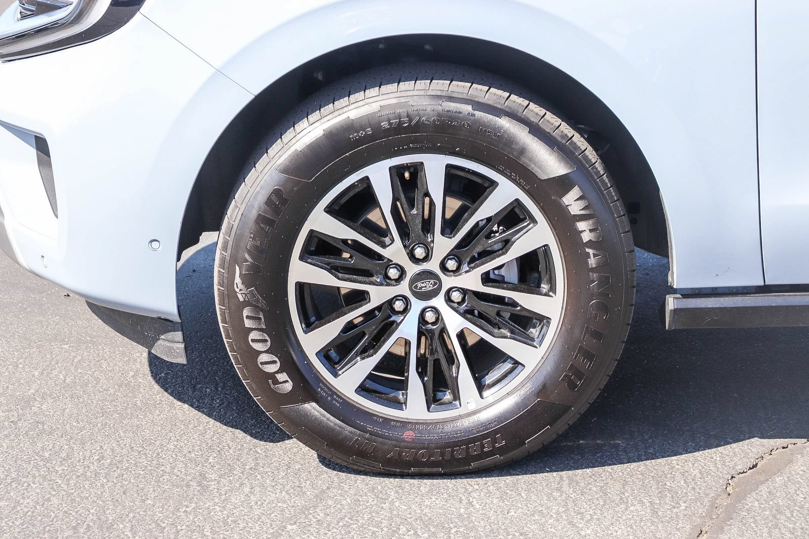 Certified 2025 Ford Expedition Platinum AWD/4WD image 9