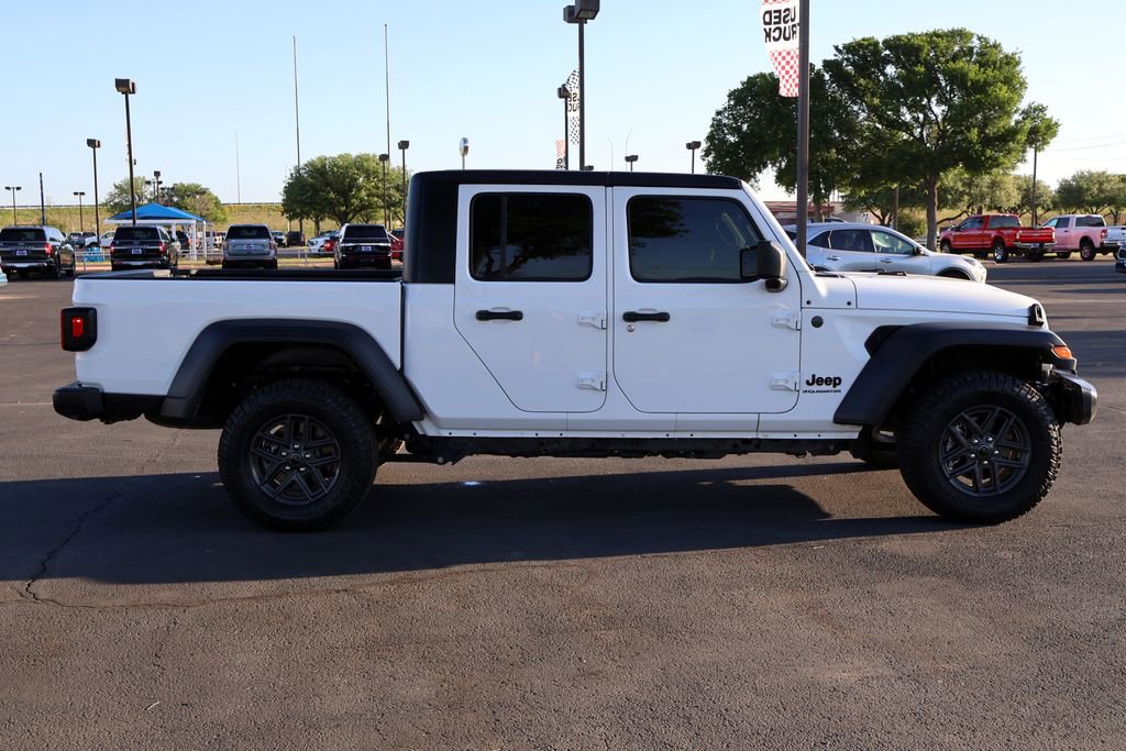 Used 2025 Jeep Gladiator Sport AWD/4WD image 12