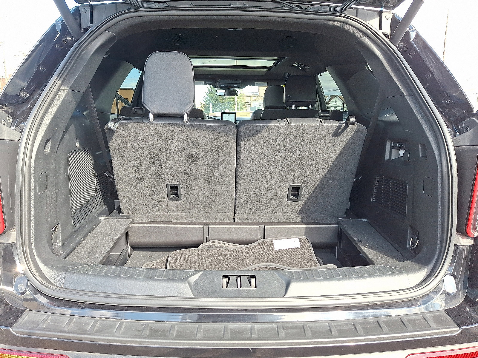 Certified 2022 Ford Explorer ST w/ Equipment Group 401A image 28