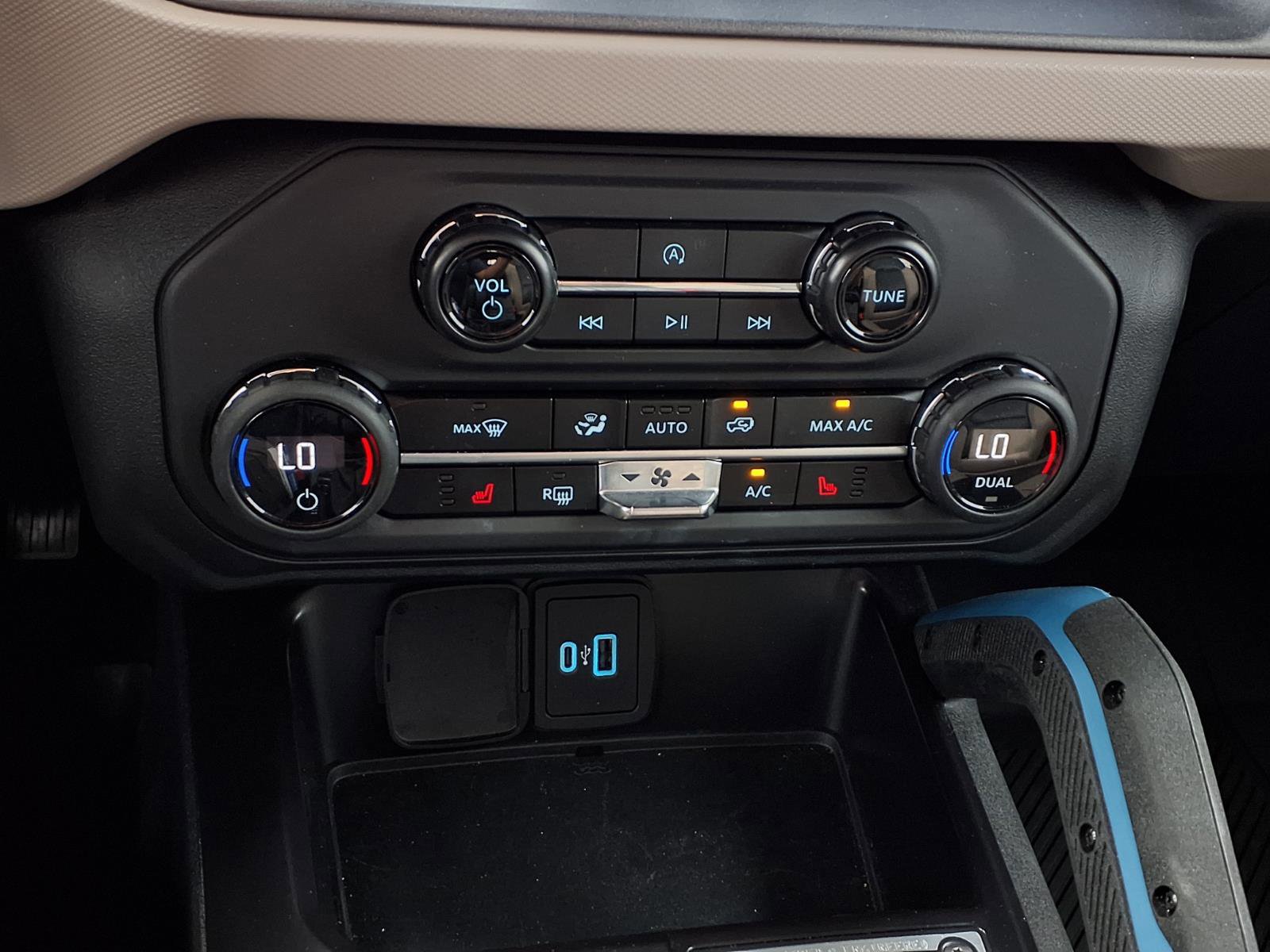 Certified 2024 Ford Bronco Wildtrak image 17