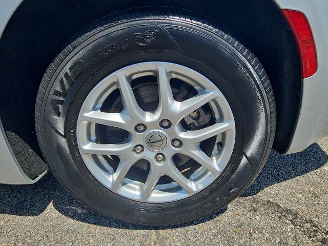 Used 2023 Chrysler Pacifica Touring-L FWD image 33