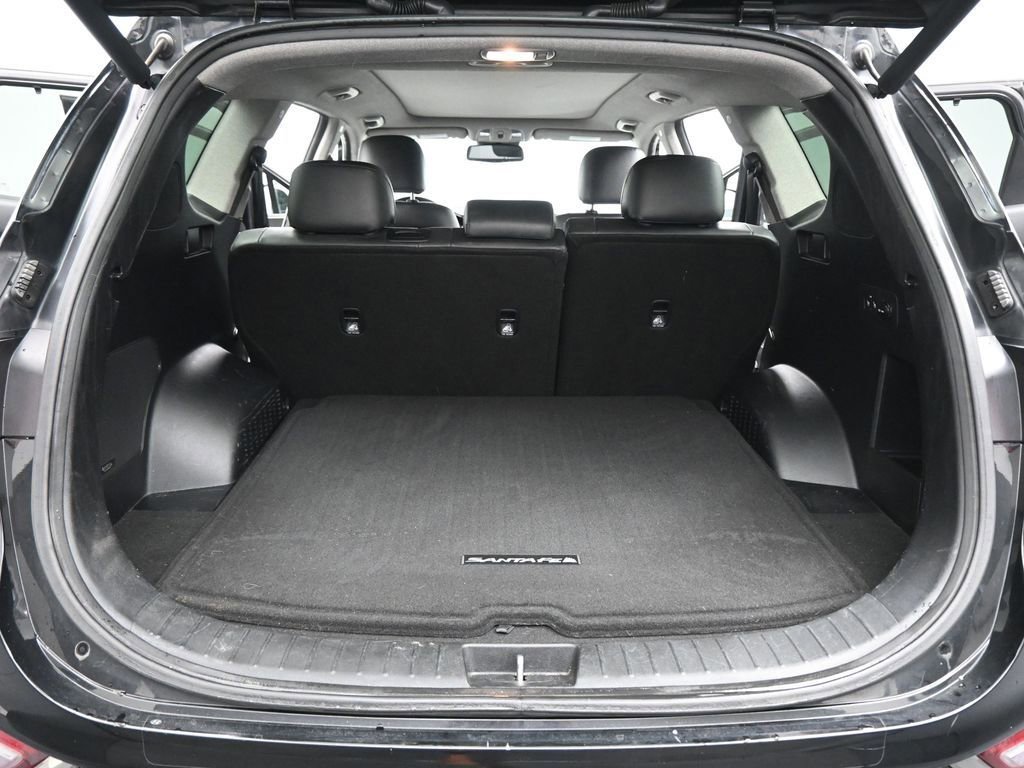 Used 2019 Hyundai Santa Fe Ultimate w/ Cargo Package image 50