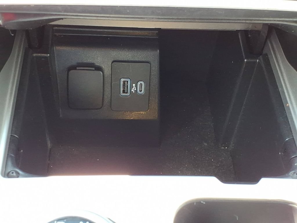 Certified 2023 Ford Explorer XLT w/ Equipment Group 202A AWD/4WD image 18