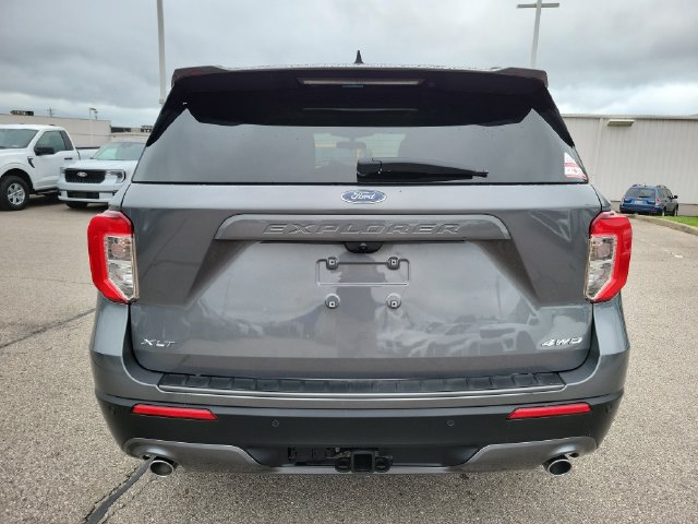 Certified 2023 Ford Explorer XLT w/ Equipment Group 202A AWD/4WD image 4
