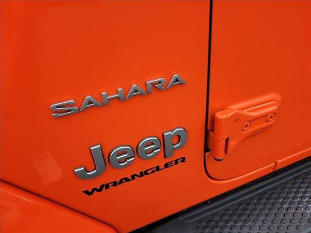 Used 2023 Jeep Wrangler Unlimited Sahara AWD/4WD image 3