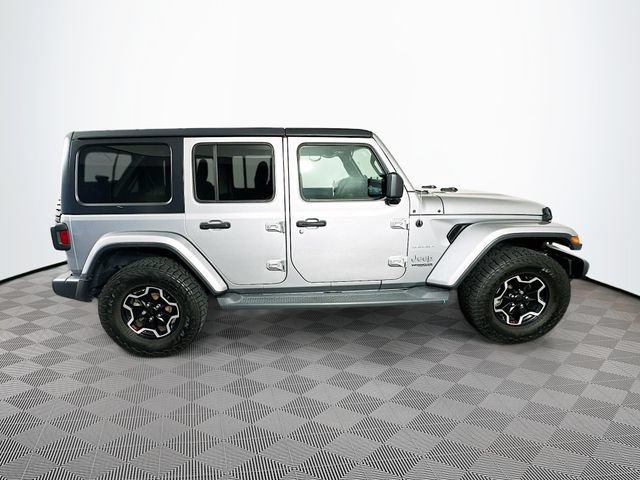 Used 2019 Jeep Wrangler Unlimited Sahara w/ Cold Weather Group AWD/4WD image 14
