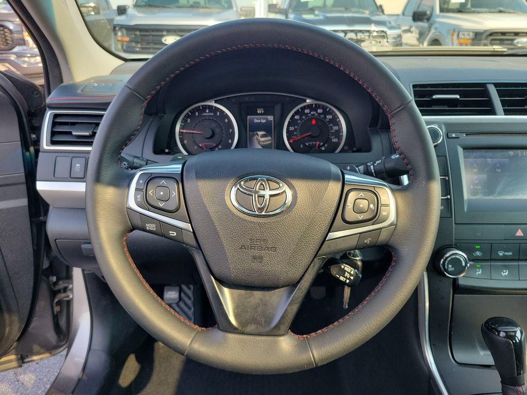 Used 2017 Toyota Camry SE w/ Moonroof Package FWD image 23