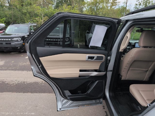 Certified 2023 Ford Explorer XLT w/ Equipment Group 202A AWD/4WD image 23