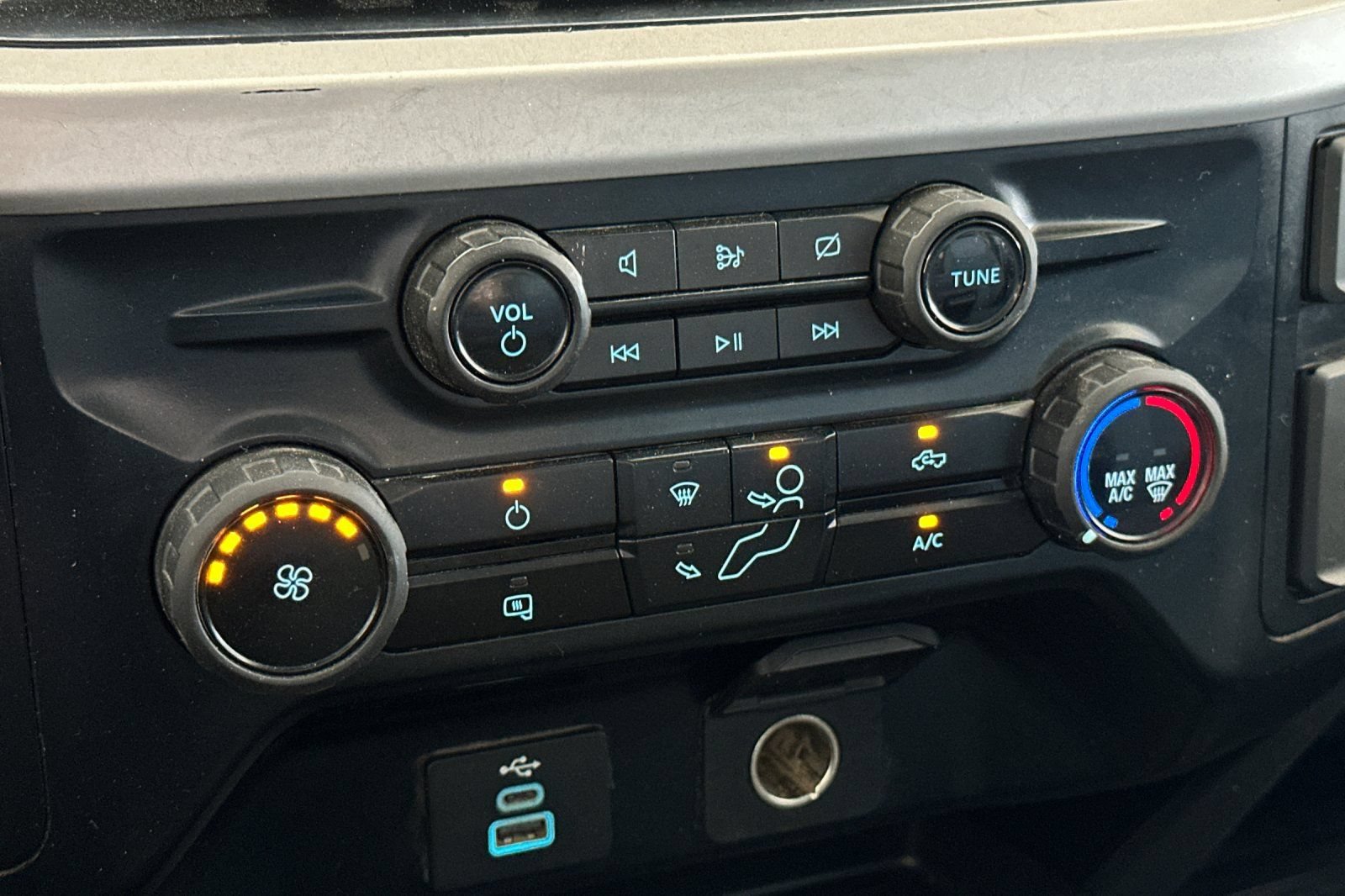 Certified 2023 Ford F350 XLT AWD/4WD image 18
