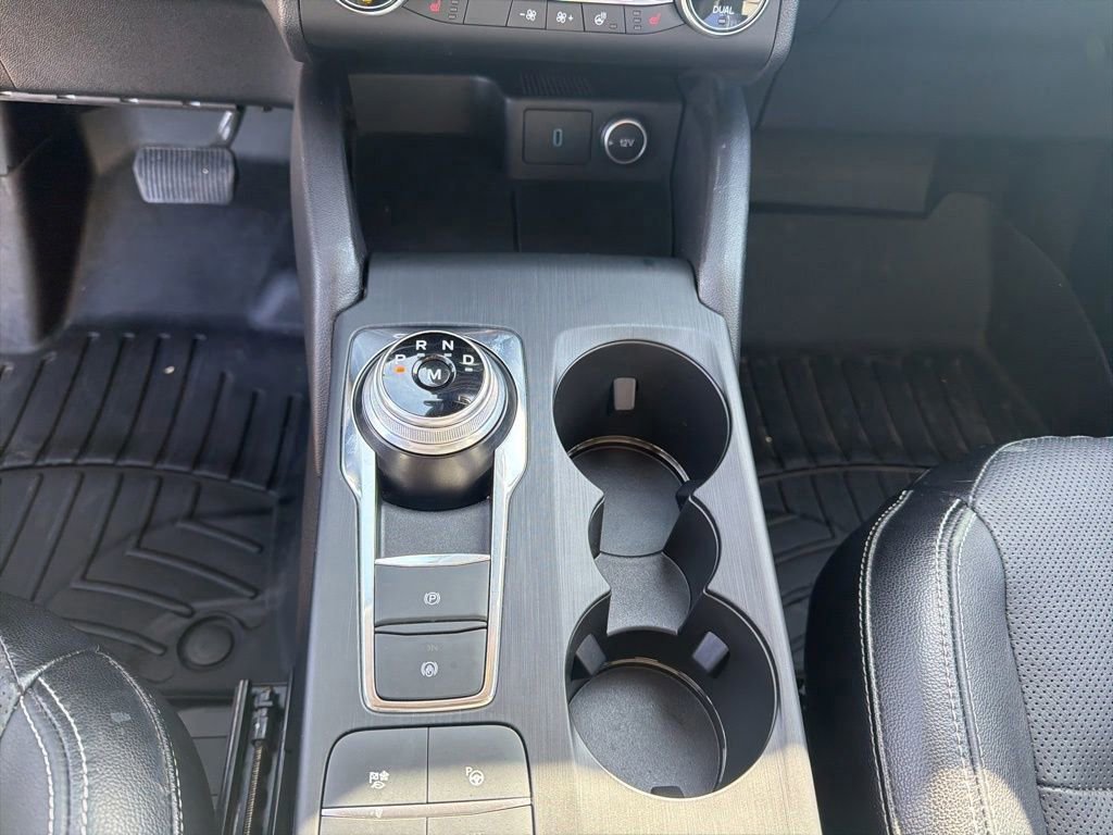 Certified 2020 Ford Escape Titanium AWD/4WD image 31
