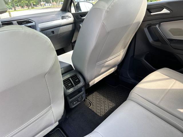 Used 2021 Volkswagen Tiguan SE R-Line AWD/4WD image 28
