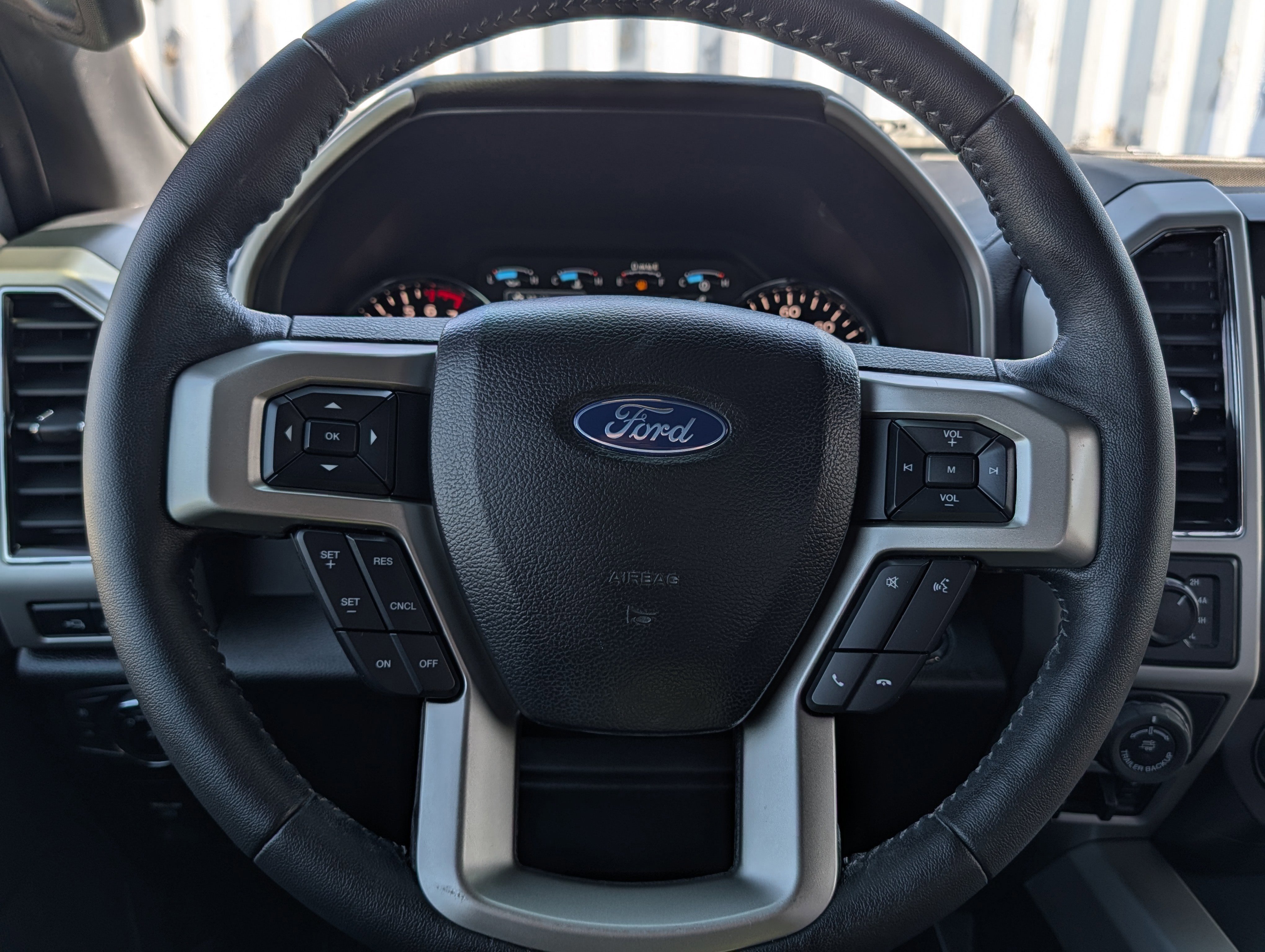Certified 2019 Ford F150 Lariat image 26