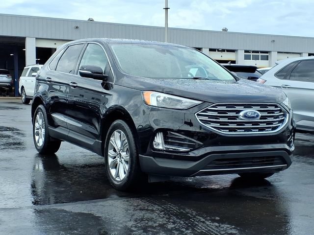 Certified 2024 Ford Edge Titanium AWD/4WD image 3