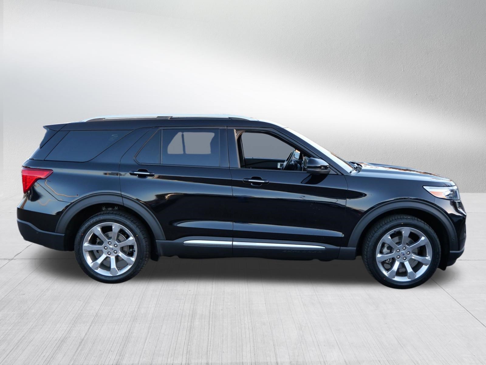Certified 2020 Ford Explorer Platinum w/ Premium Technology Package AWD/4WD image 8