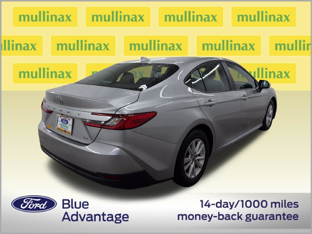 Used 2025 Toyota Camry LE FWD image 3