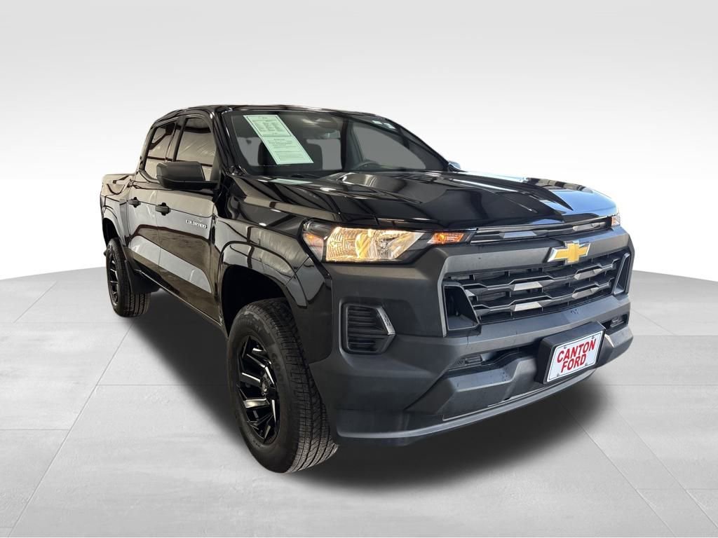 Used 2025 Chevrolet Colorado W/T image 8