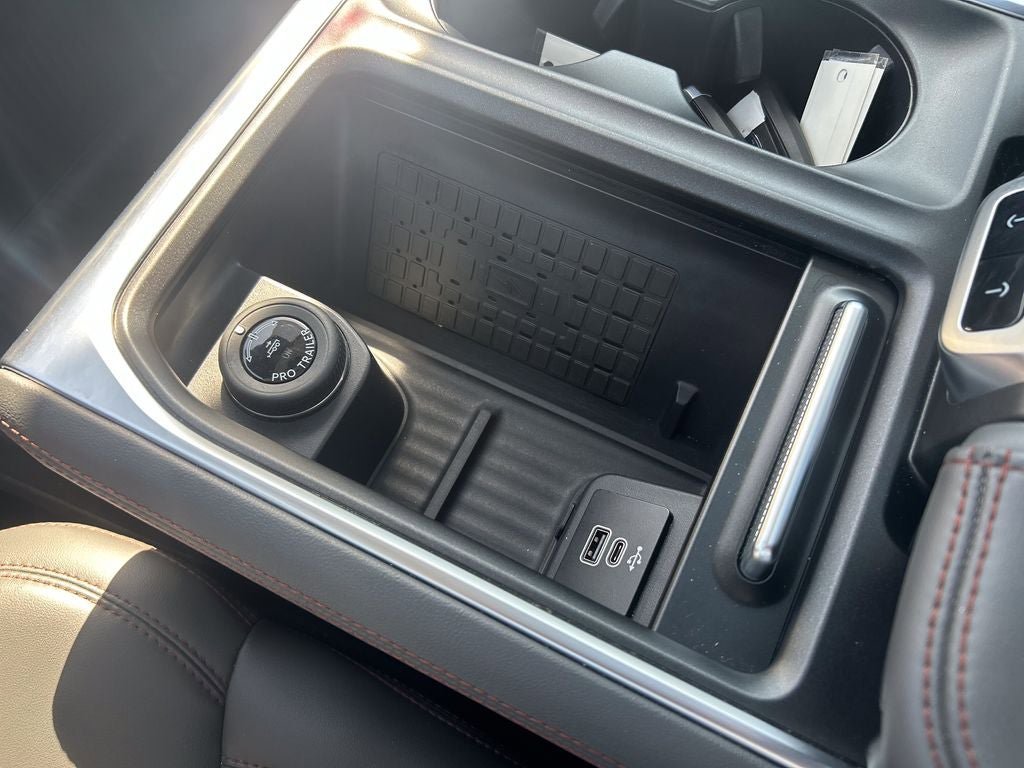 Certified 2025 Ford Expedition Active AWD/4WD image 35