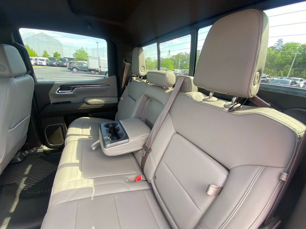 Used 2024 Chevrolet Silverado 1500 LT w/ Z71 Off-Road Package image 24