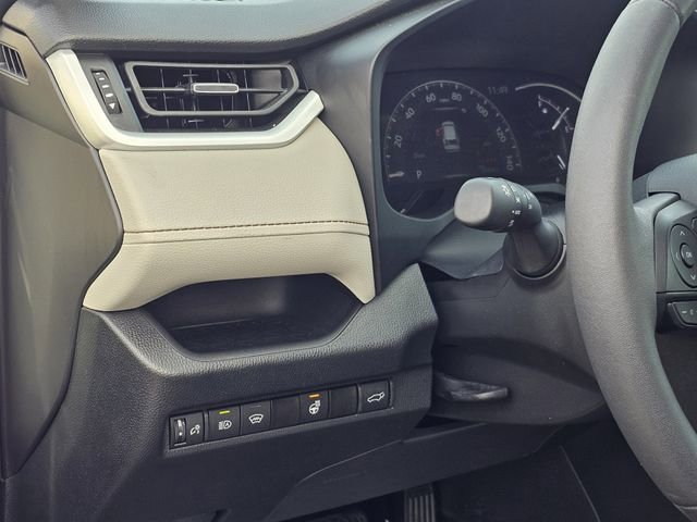 Used 2023 Toyota RAV4 XLE Premium image 18